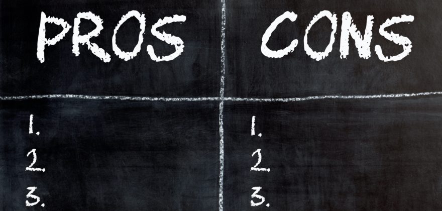 A blackboard with numbers 1-3 to list pros and cons.